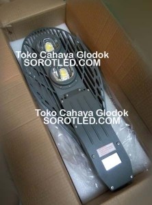 Lampu Jalan LED Model Daun 2*50watt